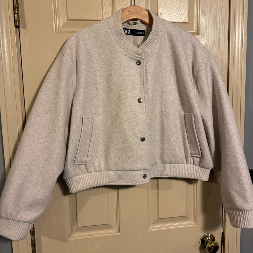 Zara Women's Cream Bomber Jacket size XL
